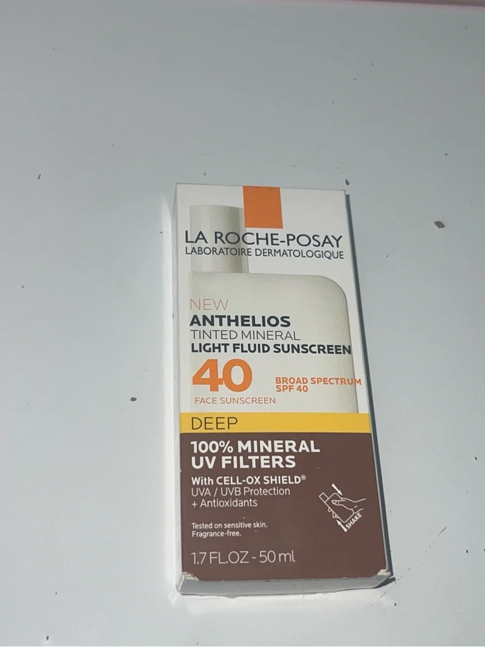 La Roche-Posay Anthelios Tinted Mineral Light Fluid Sunscreen SPF 40 - Deep